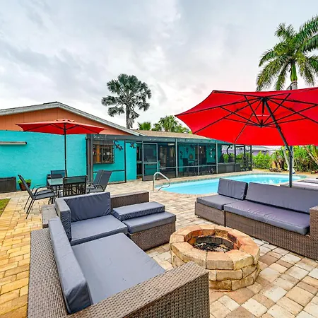 Naples Home With Outdoor Kitchen And Private Pool!